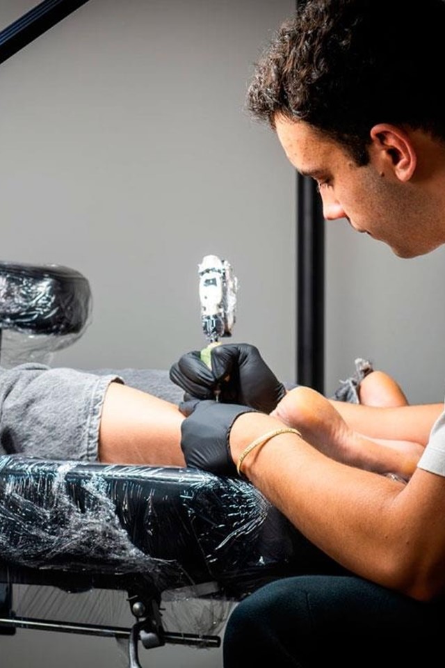 ¡Ven al estudio de Icetattoo!